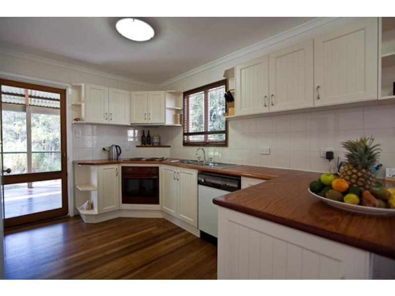 12 Heaviside Road, Neerdie QLD 4570