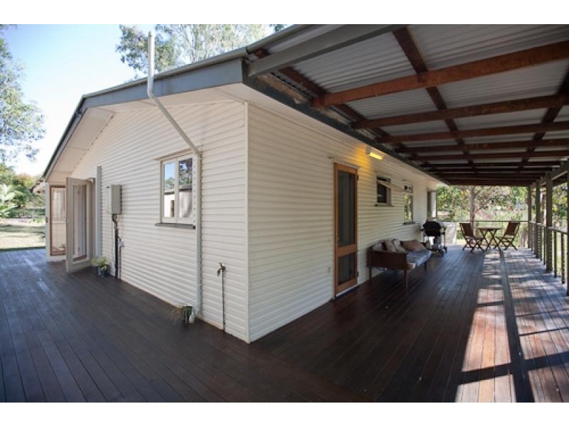 12 Heaviside Road, Neerdie QLD 4570