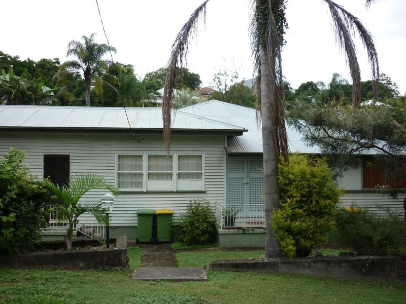 17 Caledonian Hill, Gympie QLD 4570