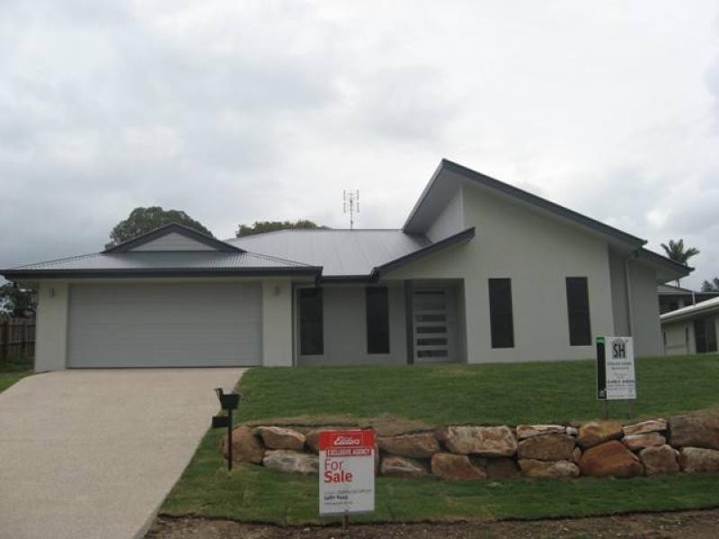8 Eagle Hawk Drive, Southside QLD 4570
