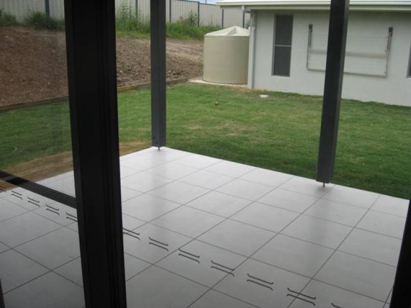 8 Eagle Hawk Drive, Southside QLD 4570