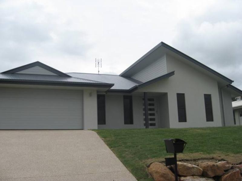 8 Eagle Hawk Drive, Southside QLD 4570