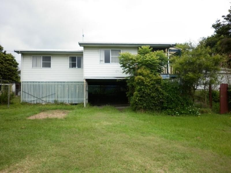 87 Crescent Rd, Gympie QLD 4570