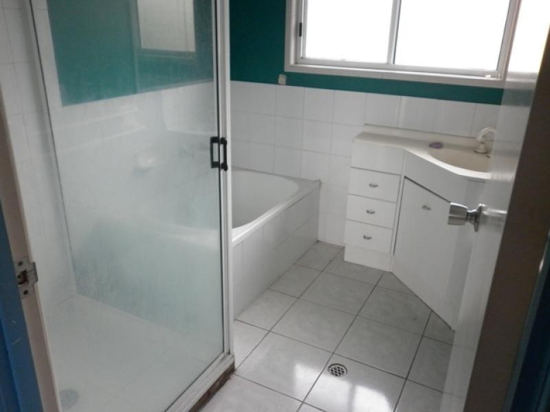 87 Crescent Rd, Gympie QLD 4570