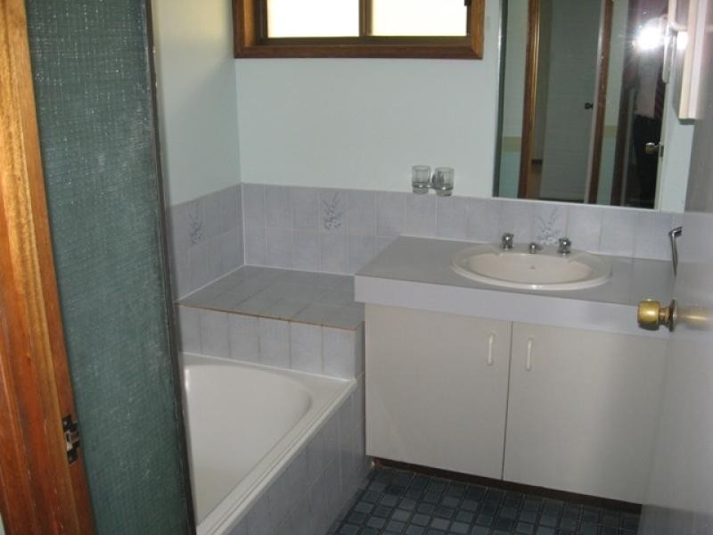 5 Stephenson Place, Monkland QLD 4570