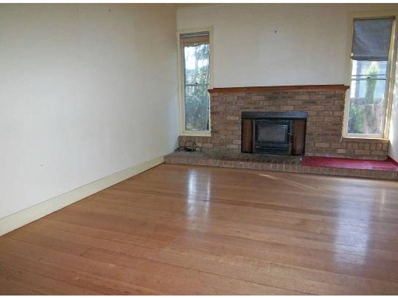 28 GROWSE STREET, Yarram VIC 3971