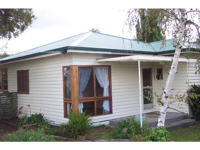 28 GROWSE STREET, Yarram VIC 3971