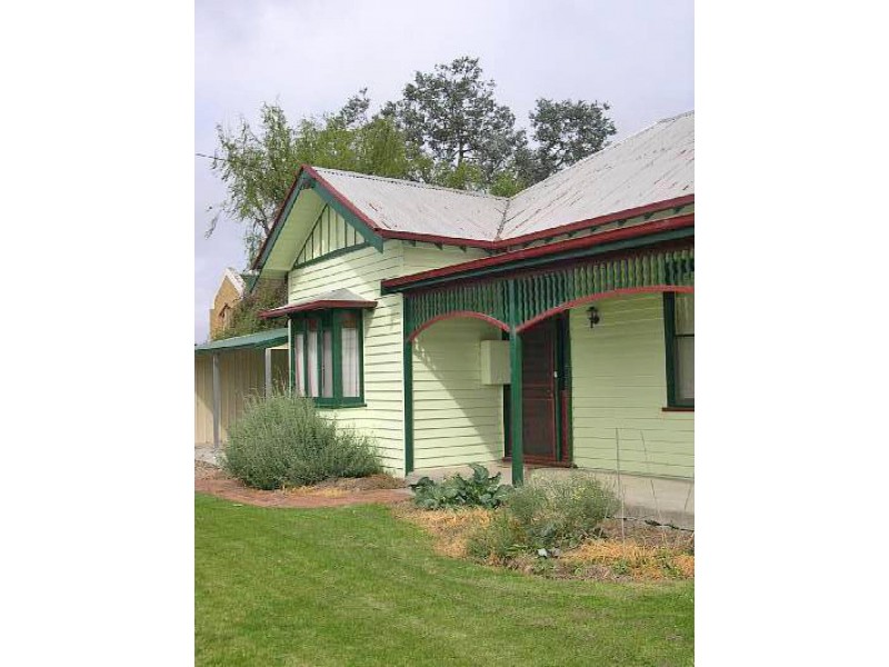 118 Commercial Road, Yarram VIC 3971
