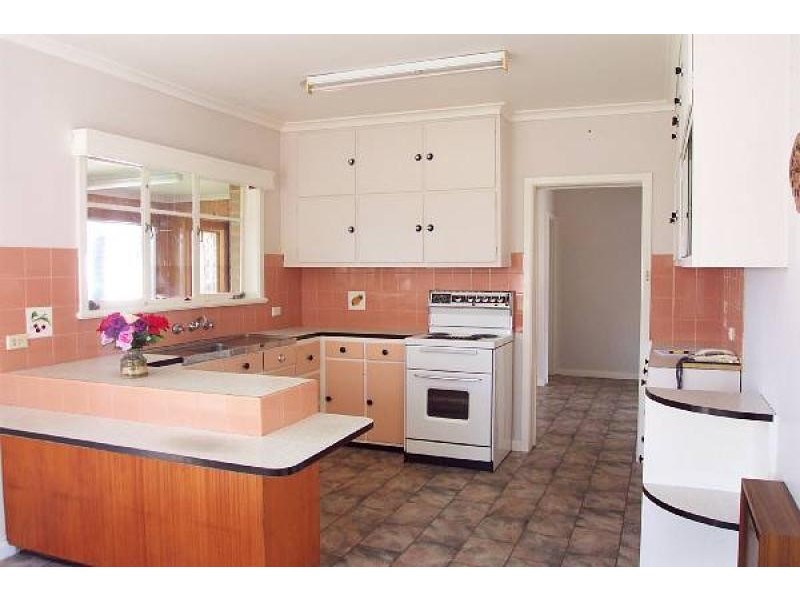 1 EVELYN STREET, Yarram VIC 3971