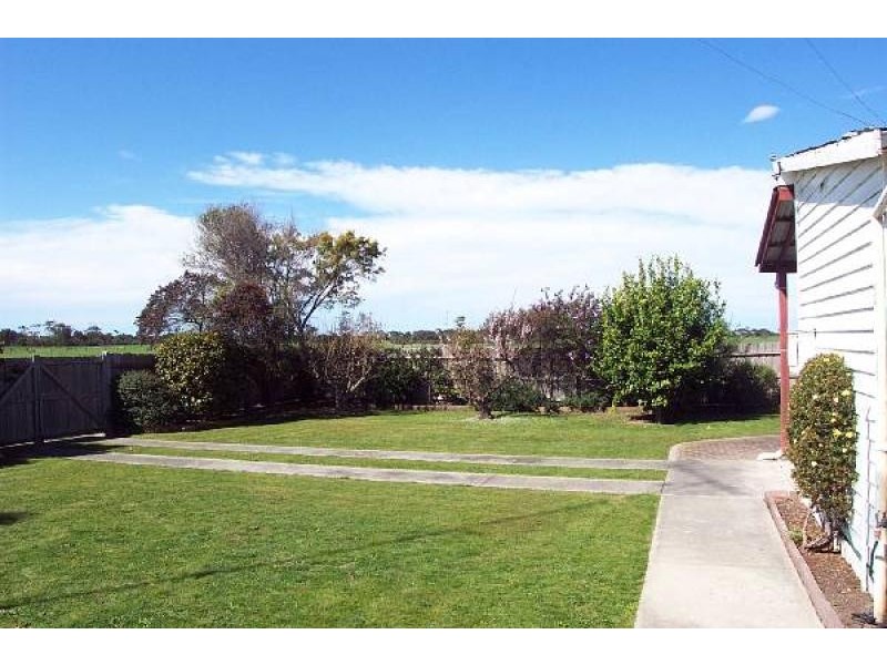 1 EVELYN STREET, Yarram VIC 3971