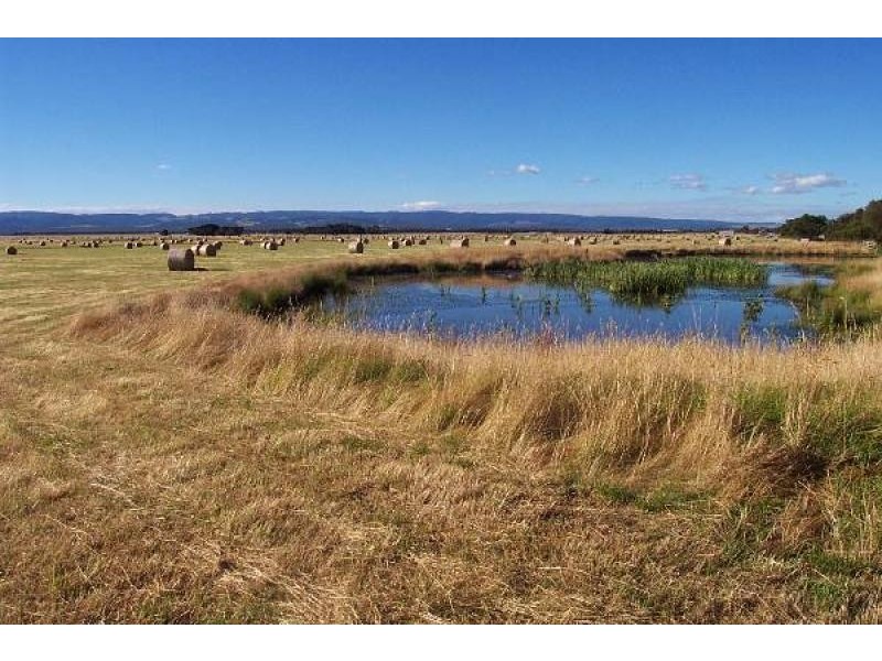 . MEADOWS LANE, Alberton VIC 3971
