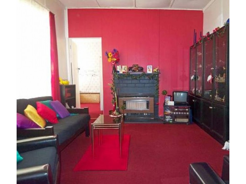 8 BRUCE STREET, Yarram VIC 3971