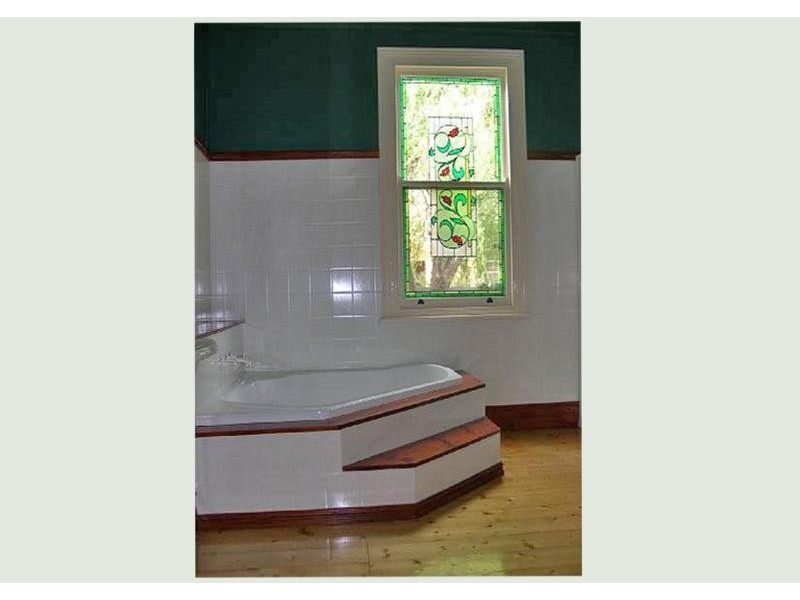 118 COMMERCIAL ROAD, Yarram VIC 3971