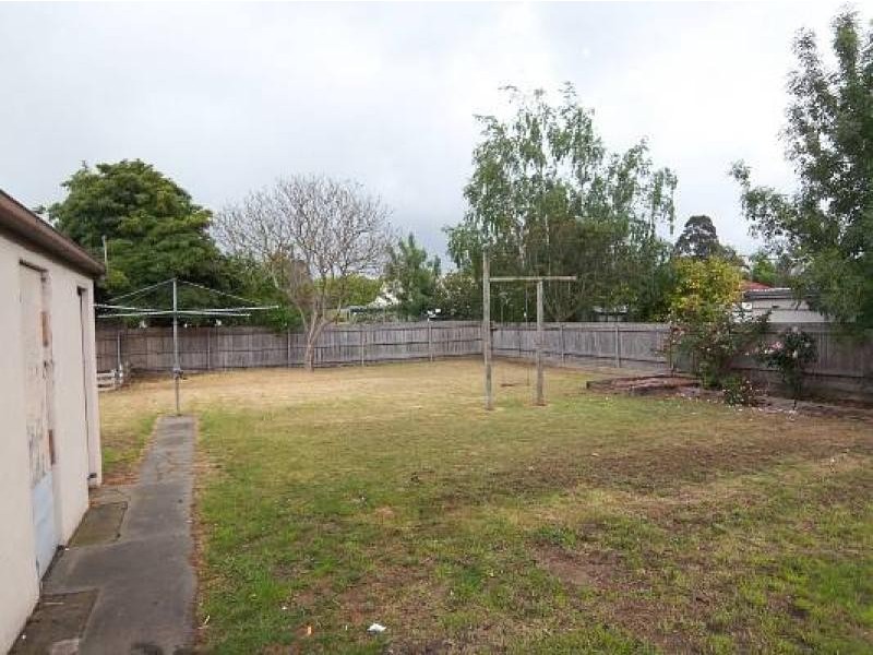 10 DUKE STREET, Yarram VIC 3971