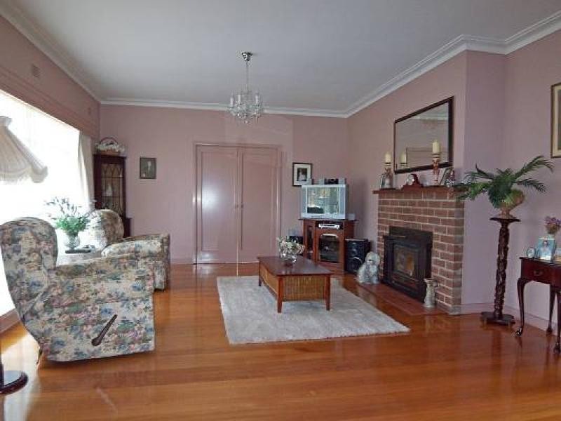 11 QUEEN STREET, Yarram VIC 3971