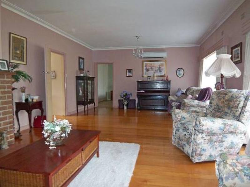 11 QUEEN STREET, Yarram VIC 3971