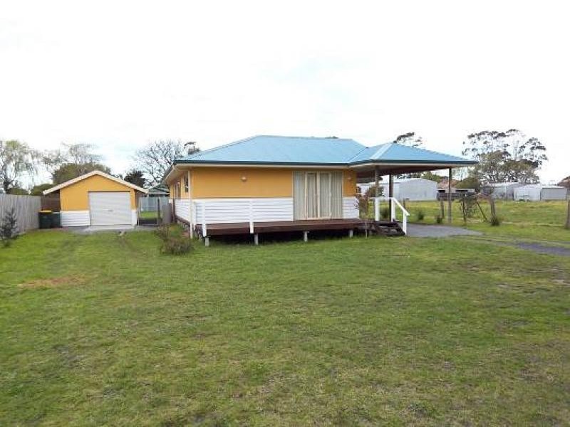 10 Lawrence Street, Port Albert VIC 3971