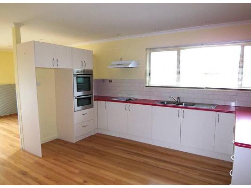 10 Lawrence Street, Port Albert VIC 3971