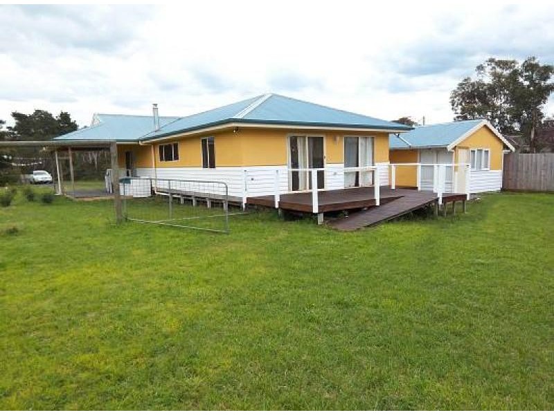 10 Lawrence Street, Port Albert VIC 3971