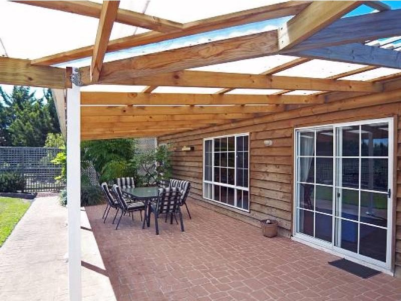 13 Hobson Court, Devon North VIC 3971