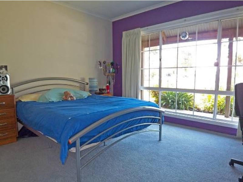 13 Hobson Court, Devon North VIC 3971