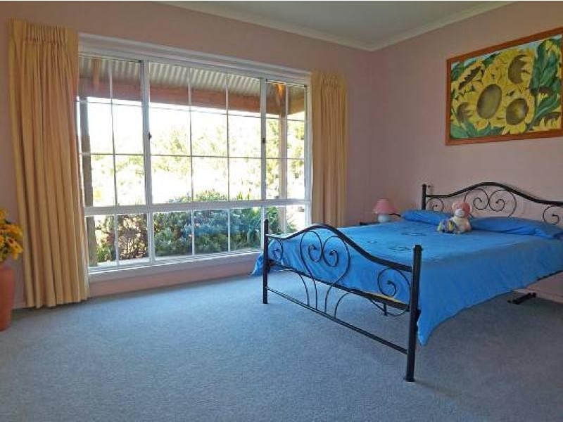 13 Hobson Court, Devon North VIC 3971