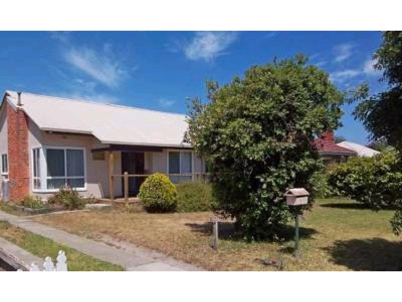 10 DUKE STREET, Yarram VIC 3971