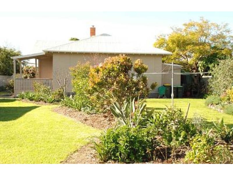 100 Union Street, Yarram VIC 3971