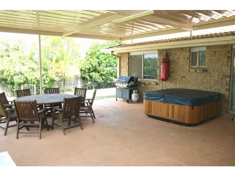 18 LUTTON COURT, Boronia Heights QLD 4124