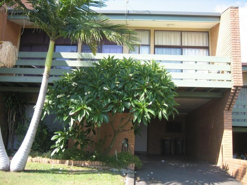 2 Langi Place, Ocean Shores NSW 2483