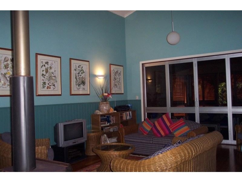 2 Robin Street, South Golden Beach NSW 2483