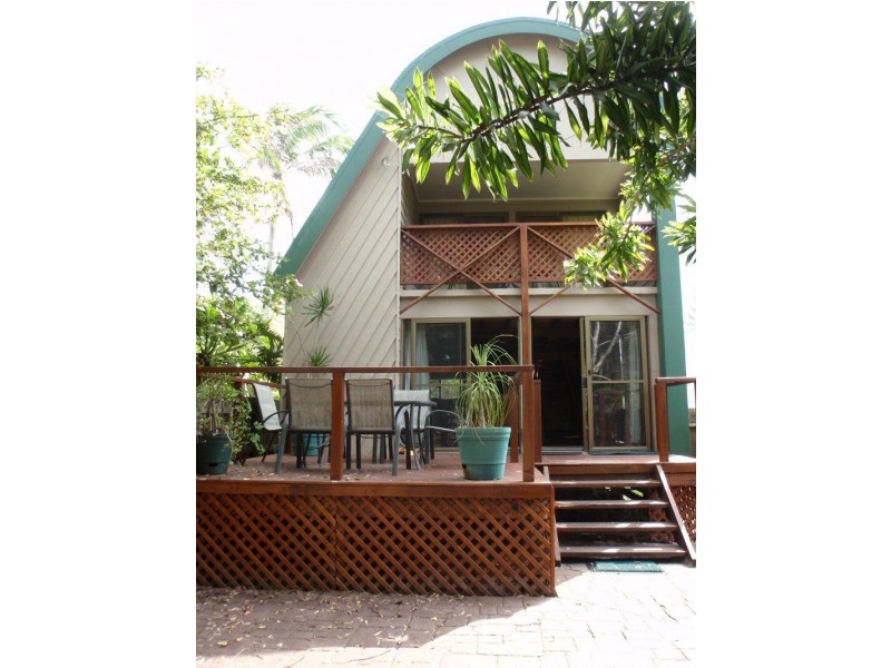 2 Pacific Esplanade, South Golden Beach NSW 2483