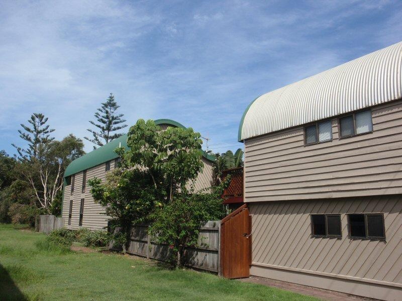 2 Pacific Esplanade, South Golden Beach NSW 2483