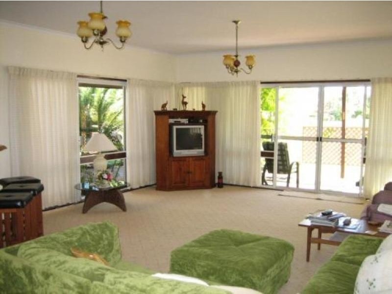 56 Narooma Drive, Ocean Shores NSW 2483