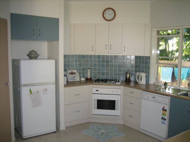 6 MIA COURT, Ocean Shores NSW 2483