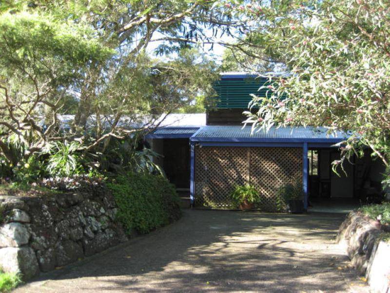4 GILBA AVENUE, Ocean Shores NSW 2483