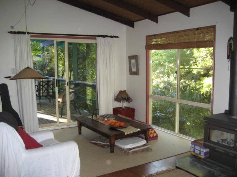 4 GILBA AVENUE, Ocean Shores NSW 2483