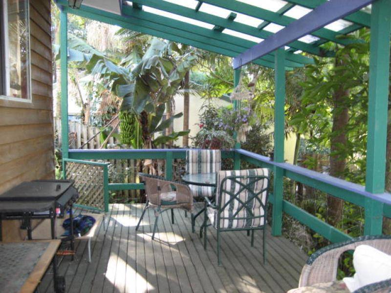 4 GILBA AVENUE, Ocean Shores NSW 2483
