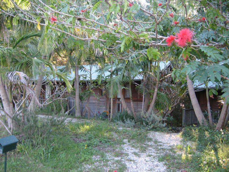 16 NANDROYA AVENUE, Ocean Shores NSW 2483