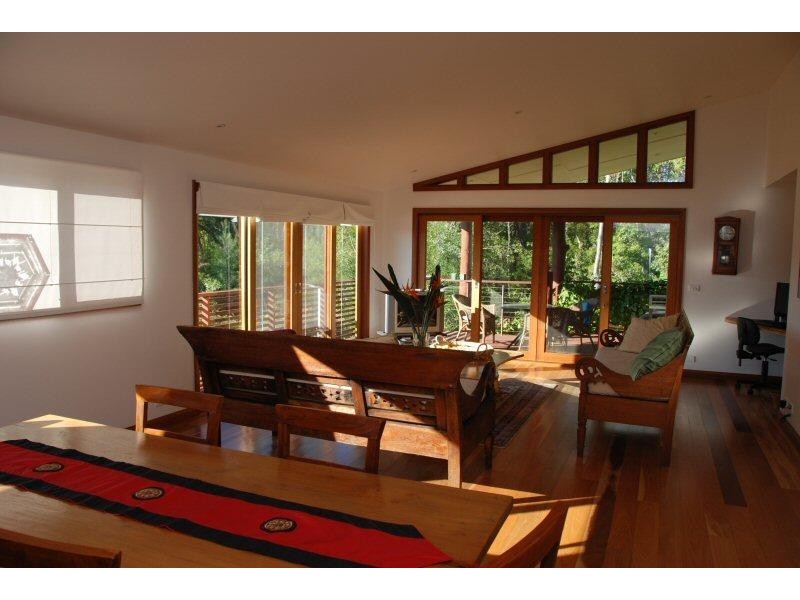 8 MIA COURT, Ocean Shores NSW 2483