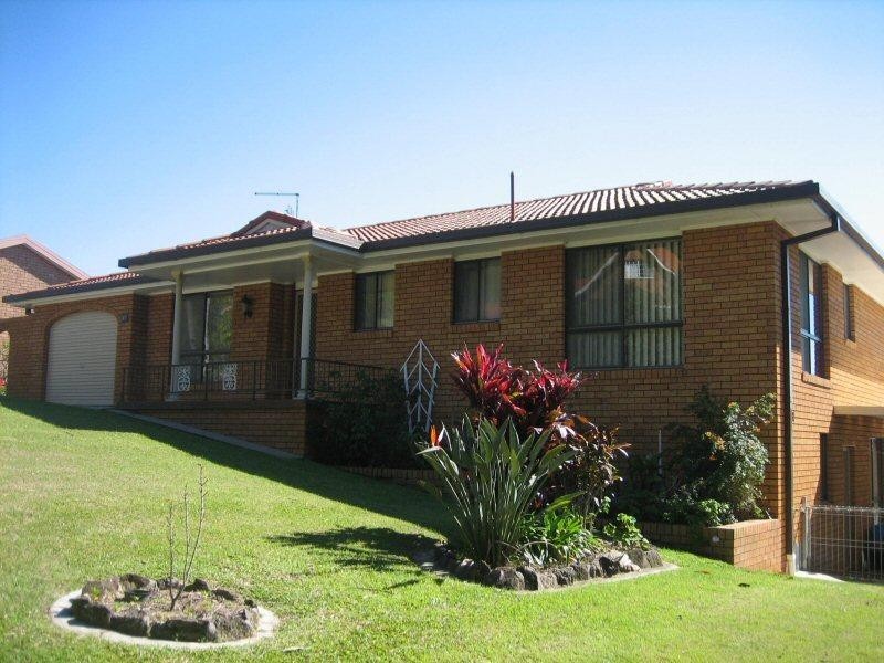 40 Yamble Drive, Ocean Shores NSW 2483