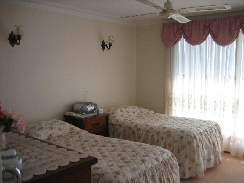 40 Yamble Drive, Ocean Shores NSW 2483