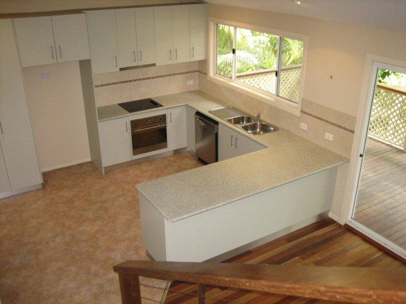 3 WARRAMBOOL ROAD, Ocean Shores NSW 2483