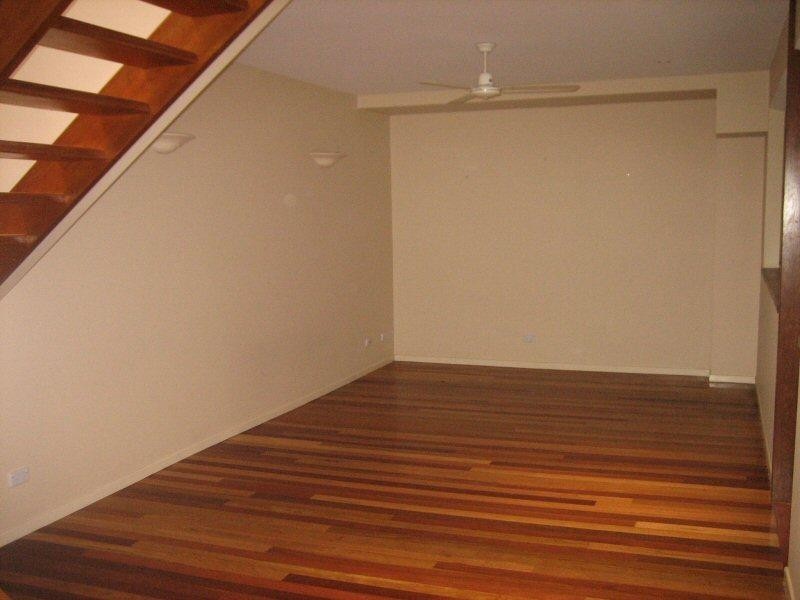 3 WARRAMBOOL ROAD, Ocean Shores NSW 2483