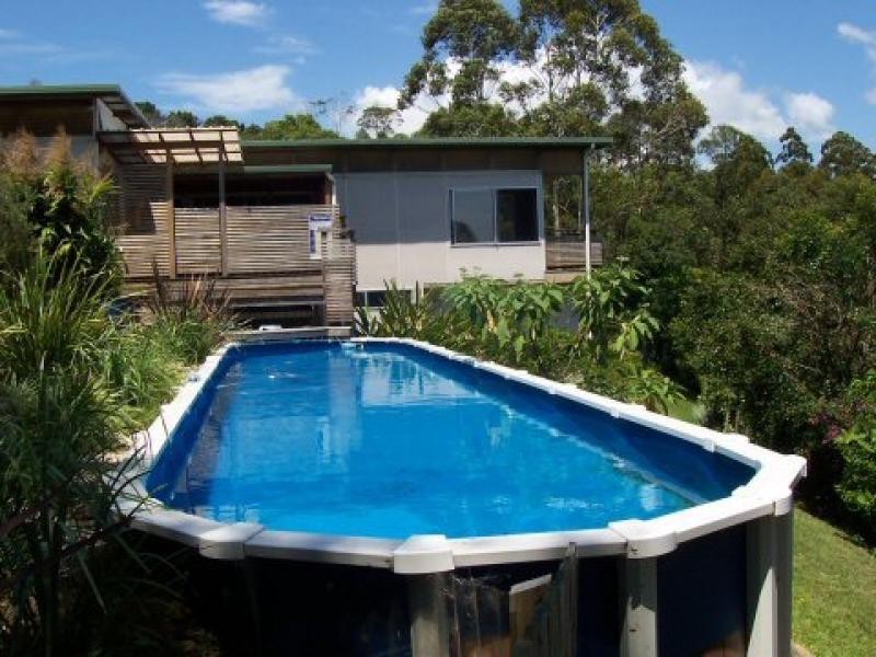 33 WARRAMBOOL ROAD, Ocean Shores NSW 2483