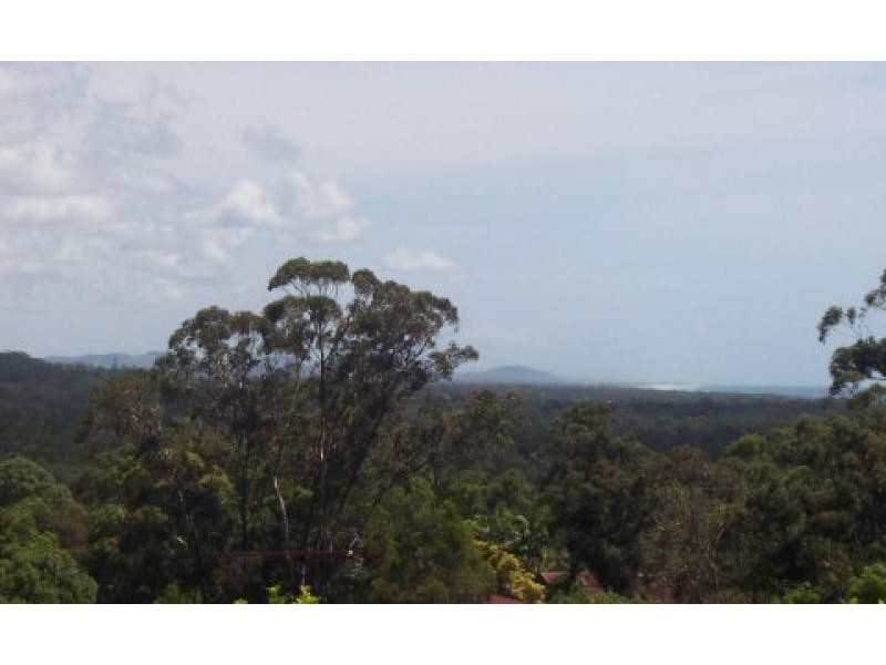 33 WARRAMBOOL ROAD, Ocean Shores NSW 2483