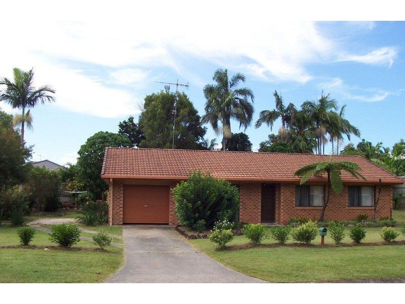 28 BULGOON CRESCENT, Ocean Shores NSW 2483