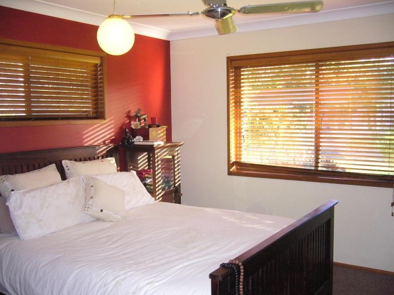 28 BULGOON CRESCENT, Ocean Shores NSW 2483