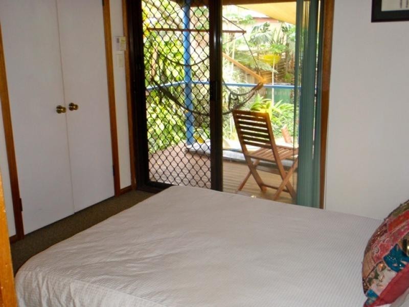 6 ELIZABETH AVENUE, South Golden Beach NSW 2483
