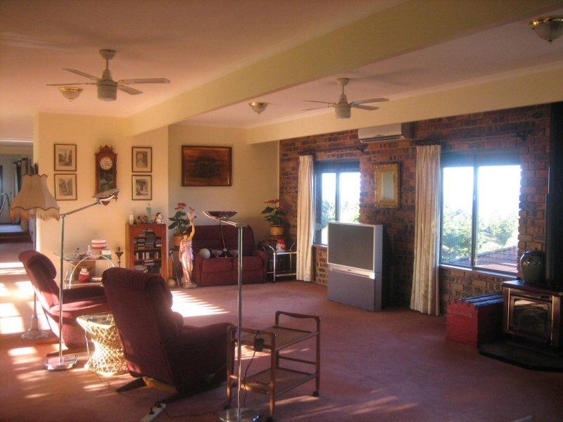 34 Warrambool Road, Ocean Shores NSW 2483
